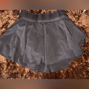 Black lulu skirt